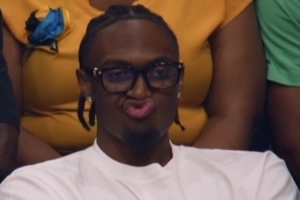 支持小老弟!马克西前往巴哈马 现场观战埃奇库姆打世预赛
