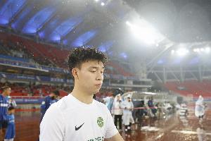 足球报谈浙江惜败申花:连追两球最终饮恨上海,结局“非常可惜”
