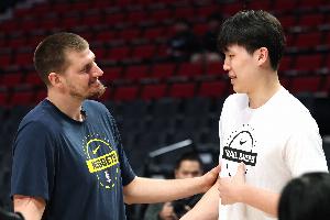 土耳其媒体发问:杨瀚森打得像约基奇 他新赛季的时间会增加吗?