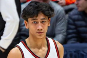 什么水平?NCAA球员谢维安·李在上海打野球 身体对抗与技术兼备