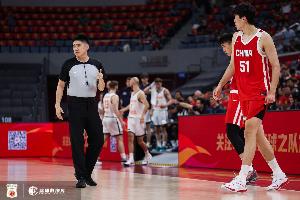 媒体人:这支卡塔尔战术纪律性不足 全场没防明白中国男篮的挡拆
