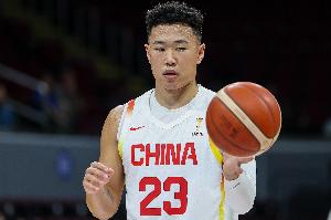 状态还是不对!贺希宁4中1仅拿2分1板4助 正负值-10