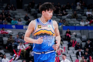 新疆男篮注册16名球员:齐麟&阿不都均续签为期3年顶薪合同