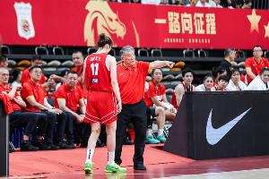 杨毅谈女篮打“清朝篮球”:谁愿打这么痛苦的篮球 她们是没得选