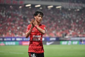 杨明洋:在河南的比赛并不容易,但全队还是努力保住了比分