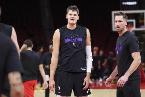 MacMahon:凯斯勒上赛季打了5场排名却升了25位 这就是湖人优势