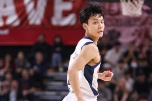 铁!徐杰8投1中&三分7中1得到3分1板6助1断