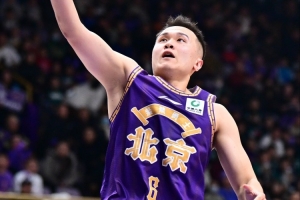 不浪费机会!张帆半场4中4高效拿下9分1助攻1抢断