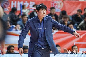 好好总结一下吧!山东全场18次失误贼辣眼 三外援合计12次!