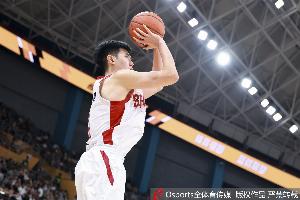 表现挺稳!赵嘉仁7中4贡献12分5板3助 三分2中2&罚球2中2